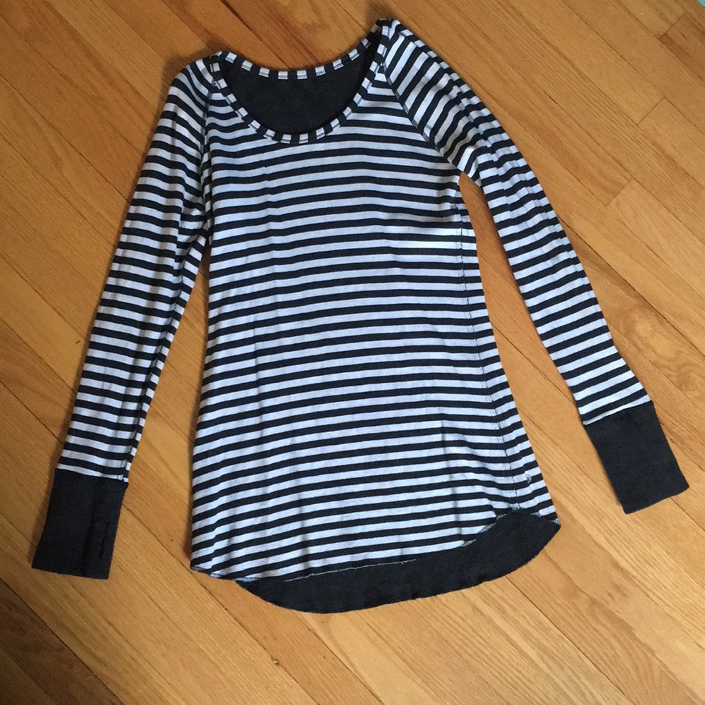 Lululemon reversible top size 8